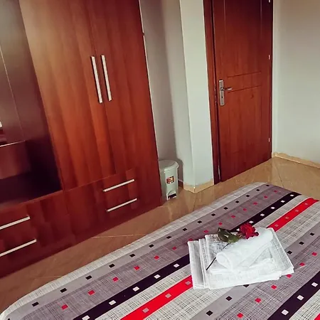 Elisabeth, Gjiri I Lalzit, Plazhi San Pietro Quarto em Acomodações Particulares *